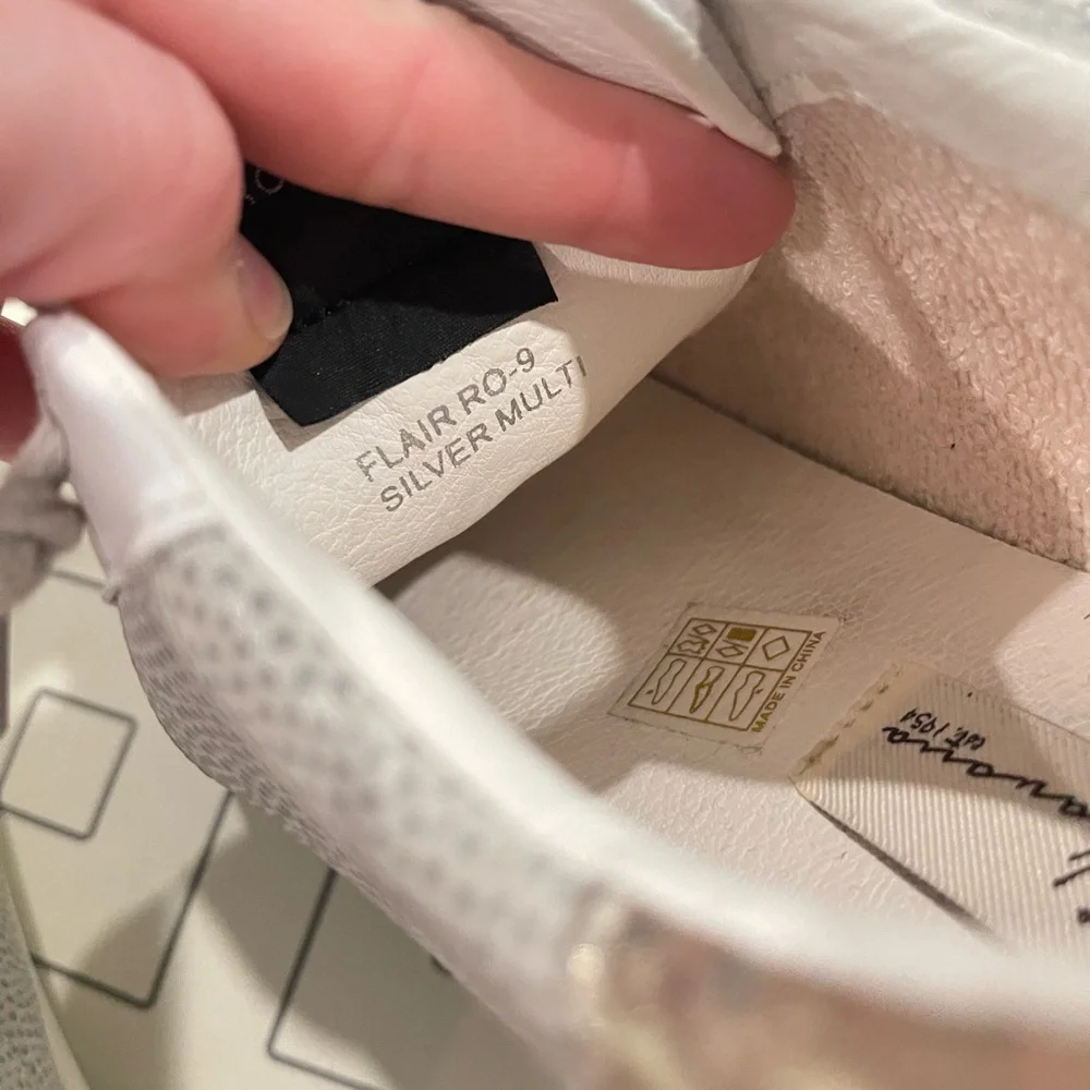 Vintage Havana Flair Sneakers - Picture 12 of 14